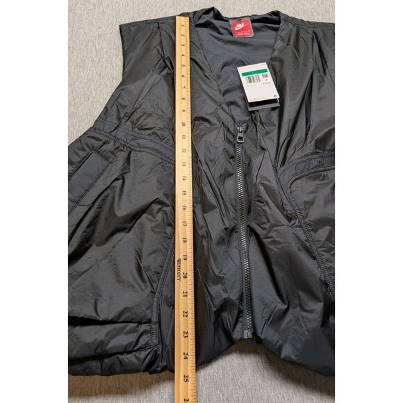 Nike Tech Woven Vest Mens XL Black Loose Fit Insulated Puffer Nylon HM4262-010 - Picture 7 of 9